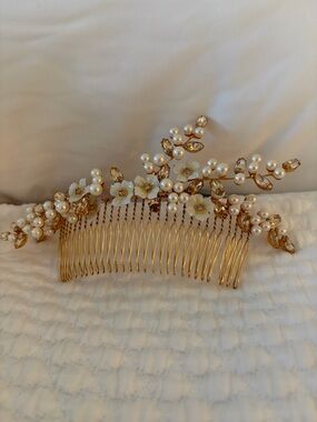 Jennifer Behr Gold Floral and Pearl Hair Comb